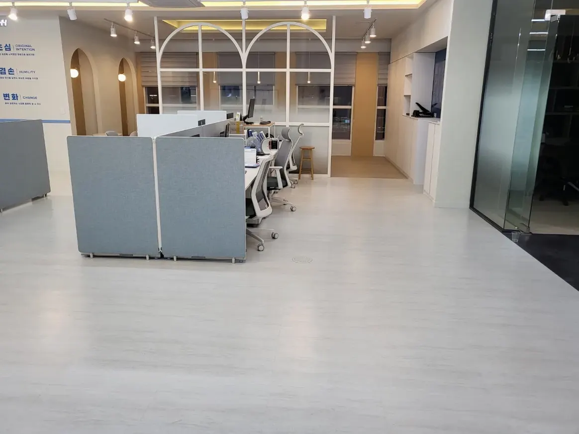대덕구 갈전동 사업장 복도·대기 동선 야간 위생청소 사례 - 행진크린