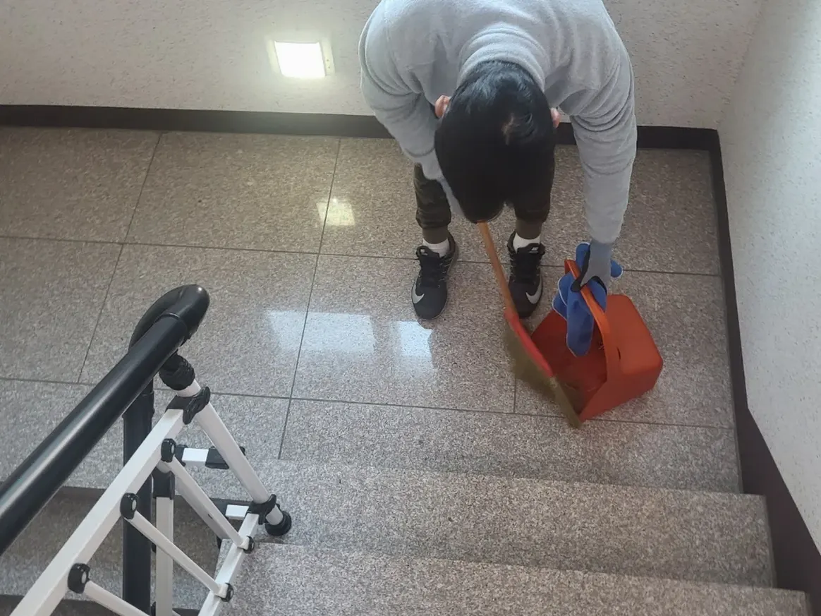 대덕구 법동 오피스 기계실 장비 주변 정밀 위생청소 사례 - 행진크린